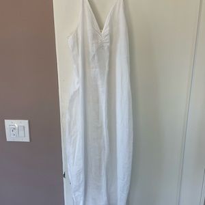 White summer flowly dress